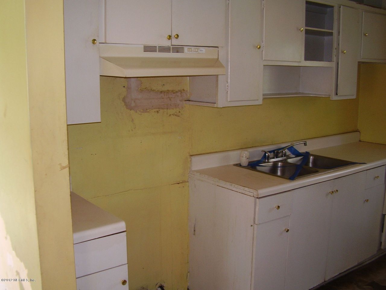 5311 Woodcrest Road Jacksonville, FL 32205 - Photo 4 of 11 Kitchen View 1