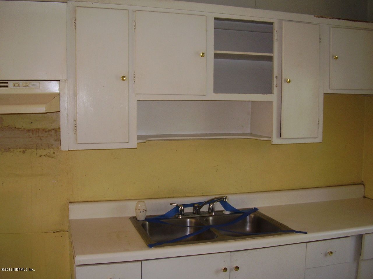 5311 Woodcrest Road Jacksonville, FL 32205 - Photo 5 of 11 Kitchen View 2