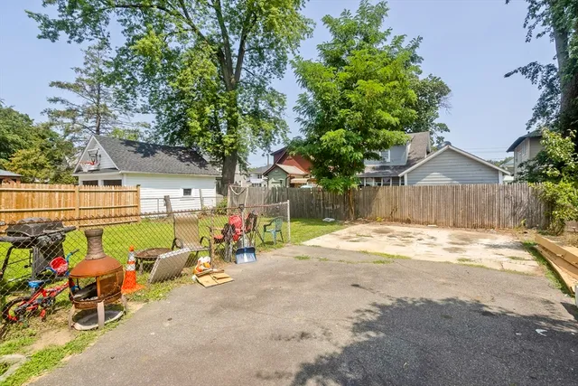 $370,000 | 79-81 Windemere Street, Springfield, MA 01104