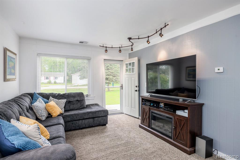 33811 Schneider Road Chesterfield, MI 48047 - Photo 6 of 33