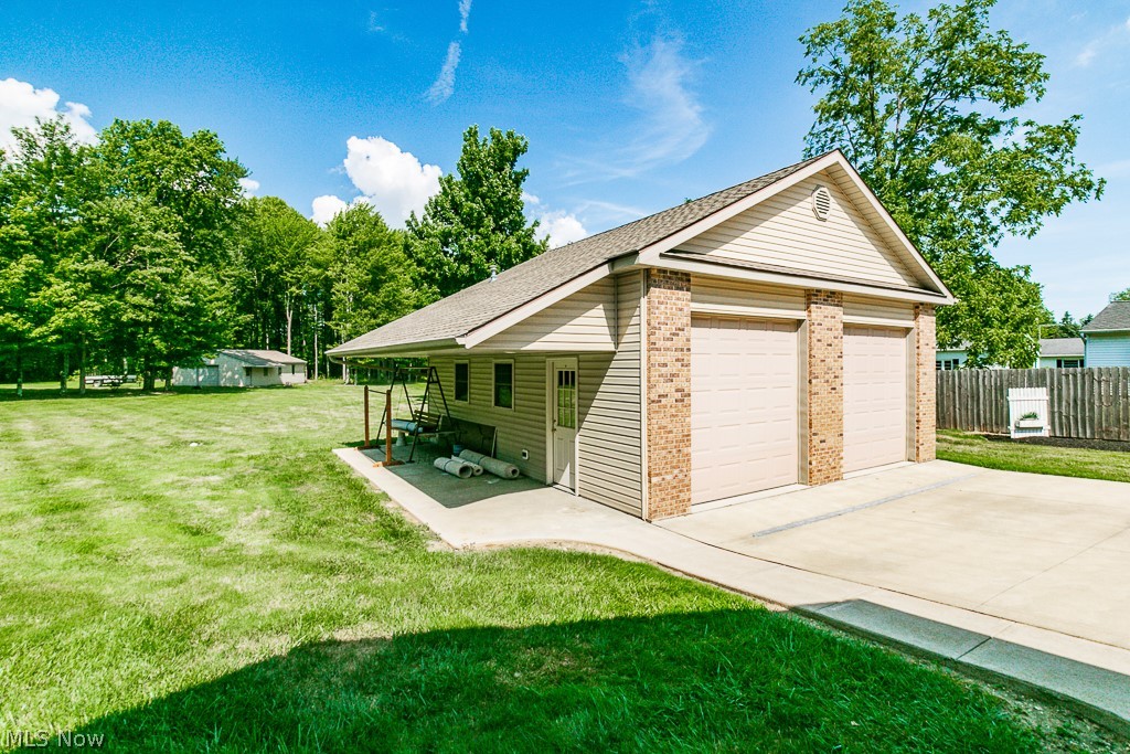 7710 Brakeman Road Painesville, OH 44077 - Photo 3 of 34