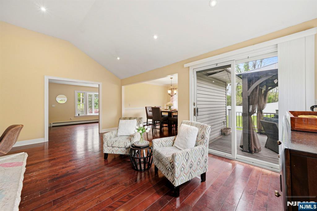 22 Federal Hill Road Pompton Lakes, NJ 07442 - Photo 8 of 40