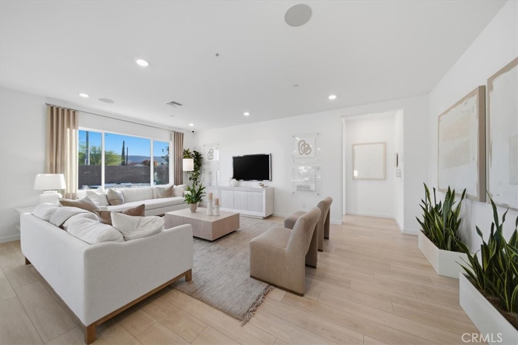 42957 56th Street West Lancaster, CA 93536 - Photo 5 of 31