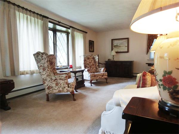 78 Stony Brook Road Framingham, MA 01702 - Photo 4 of 26 Gallery Image 4