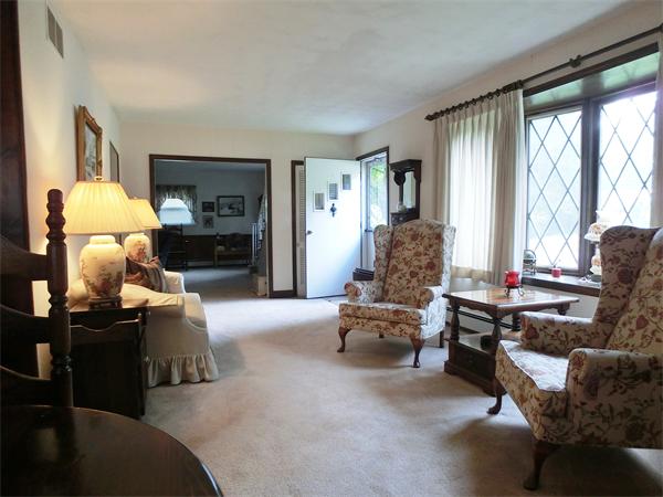 78 Stony Brook Road Framingham, MA 01702 - Photo 5 of 26 Gallery Image 5
