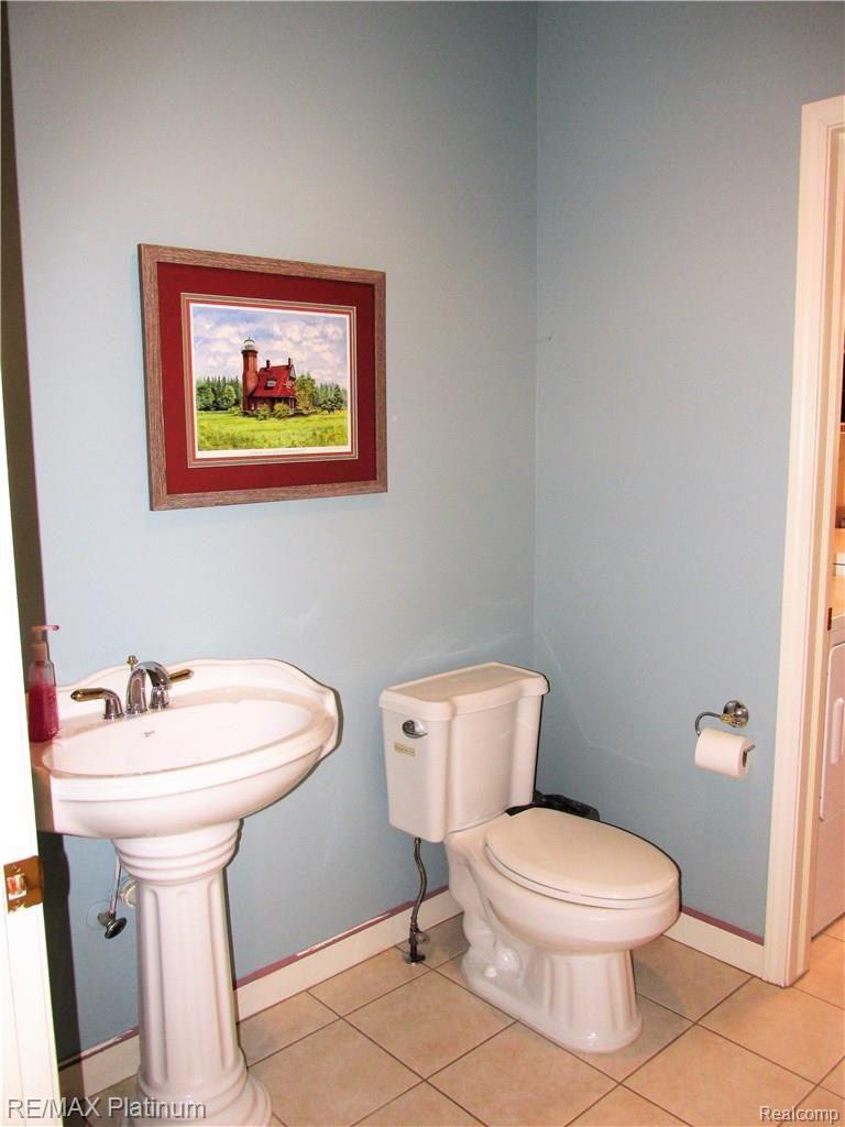 4290 Cahokia Ridge Linden, MI 48451 - Photo 23 of 49 ENTRY LEVEL HALF BATH