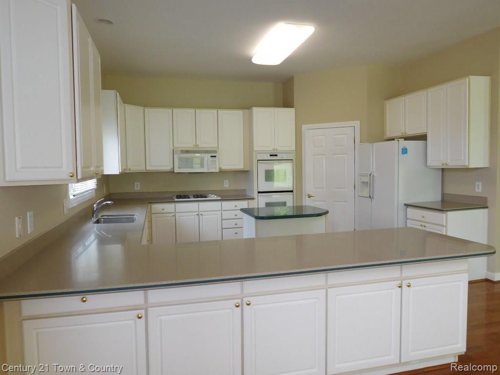 4675 Oakhurst Ridge Road, Unit 235 Clarkston, MI 48348 - Photo 12 of 46 12.JPG