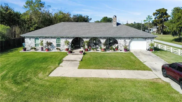 $299,999 | 9578 Barataria Boulevard, Marrero, LA 70072