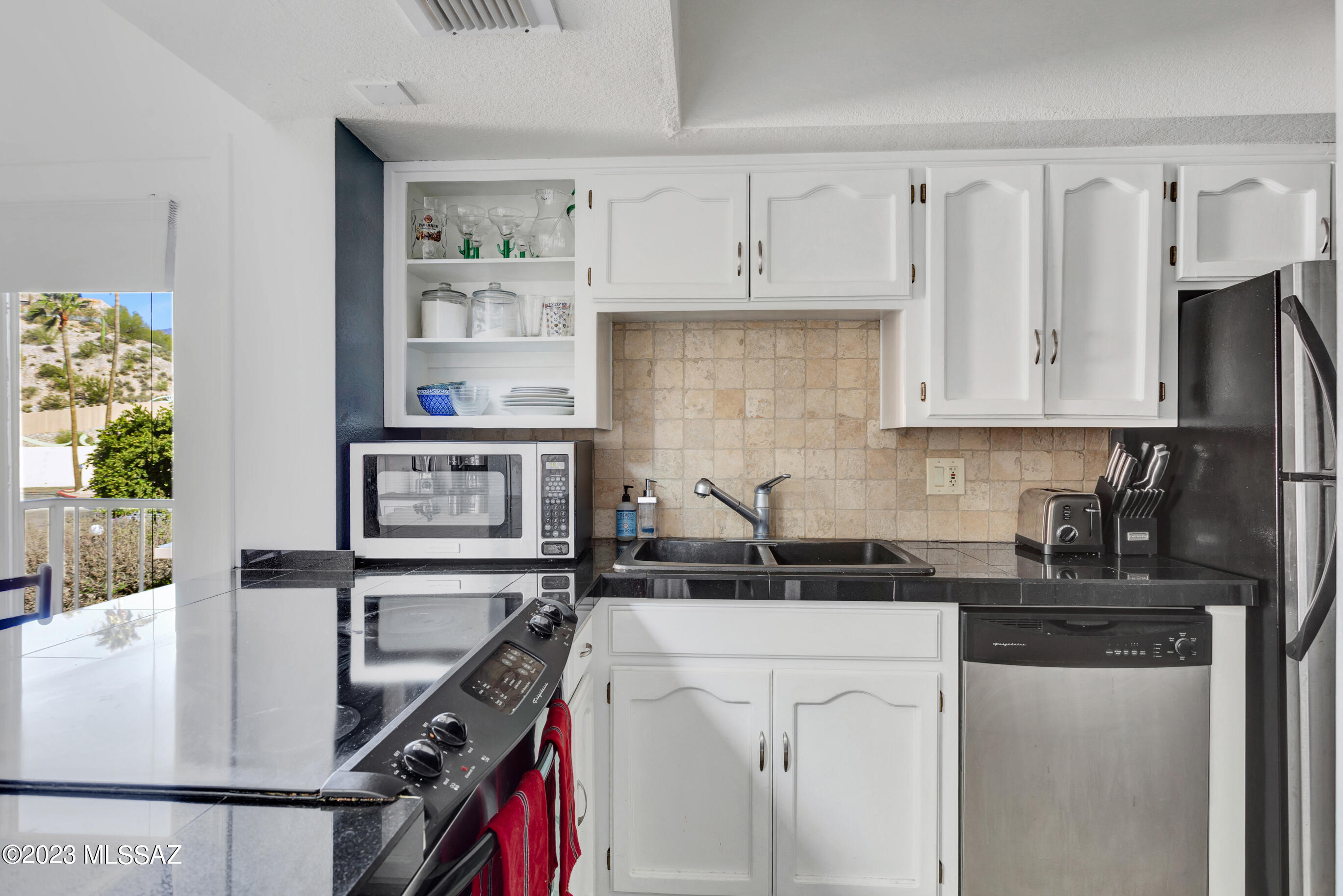 1200 East River Road, Unit J130 Tucson, AZ 85718 - Photo 5 of 21