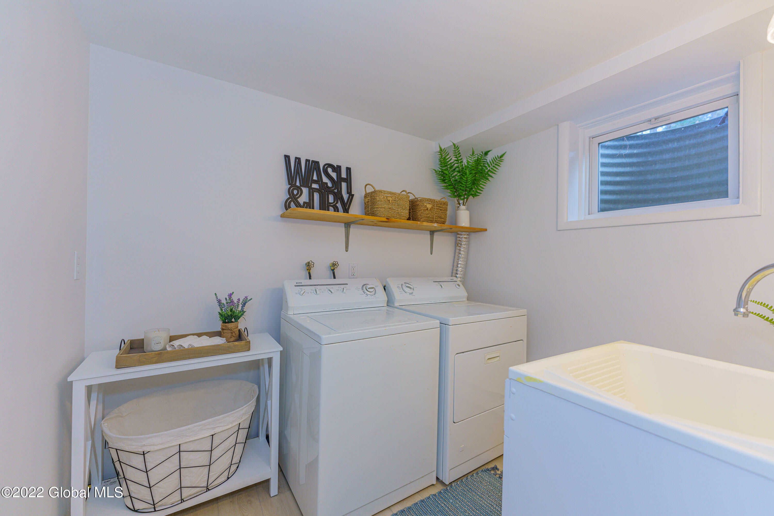 3097 East Old State Road Schenectady, NY 12303 - Photo 31 of 44 Bathroom 1