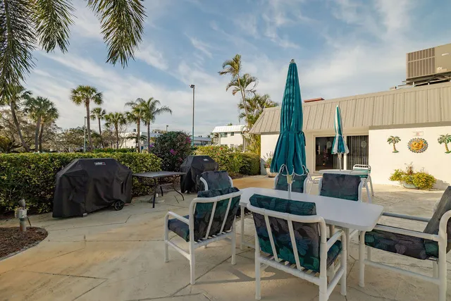 $165,000 | 2929 Southeast Ocean Boulevard, Unit 1308, Stuart, FL 34996