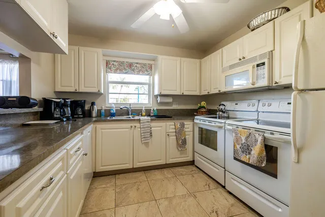 $165,000 | 2929 Southeast Ocean Boulevard, Unit 1308, Stuart, FL 34996