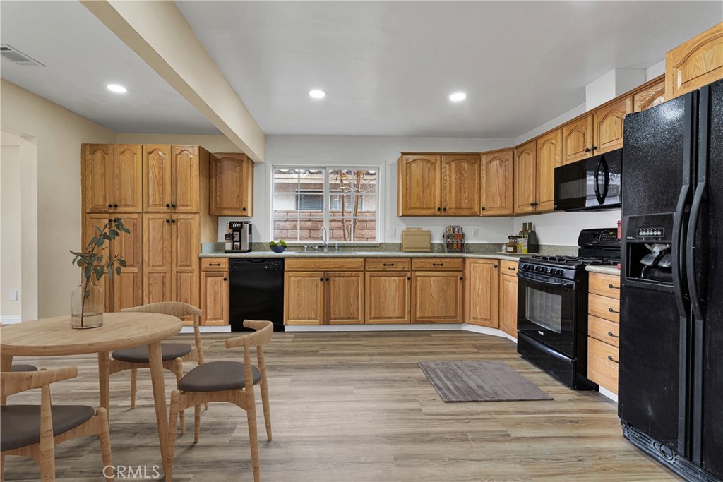 12802 Rain Shadow Road Victorville, CA 92395 - Photo 8 of 35