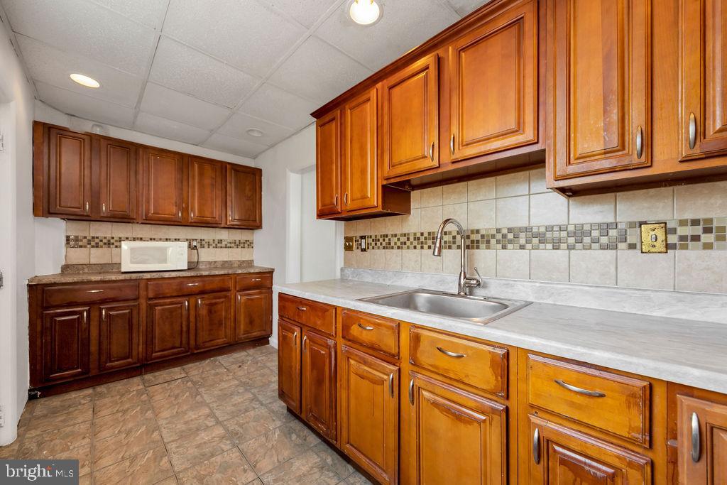 177 Wellington Road Upper Darby, PA 19082 - Photo 11 of 26