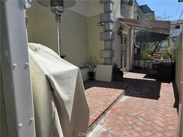 $685,000 | 612 North Columbus Avenue, Unit 101, Glendale, CA 91203