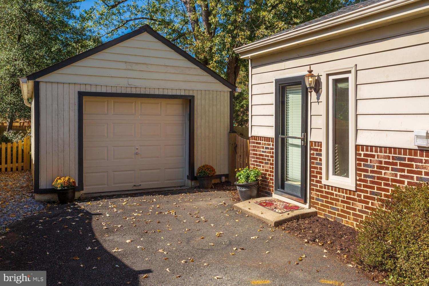 8000 New Market Road Alexandria, VA 22308 - Photo 4 of 26 Gallery Image 4