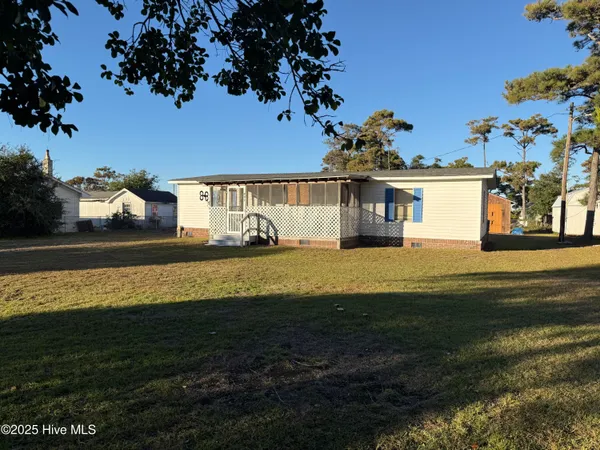 $190,000 | 407 Diamond City Drive, Harkers Island, NC 28531
