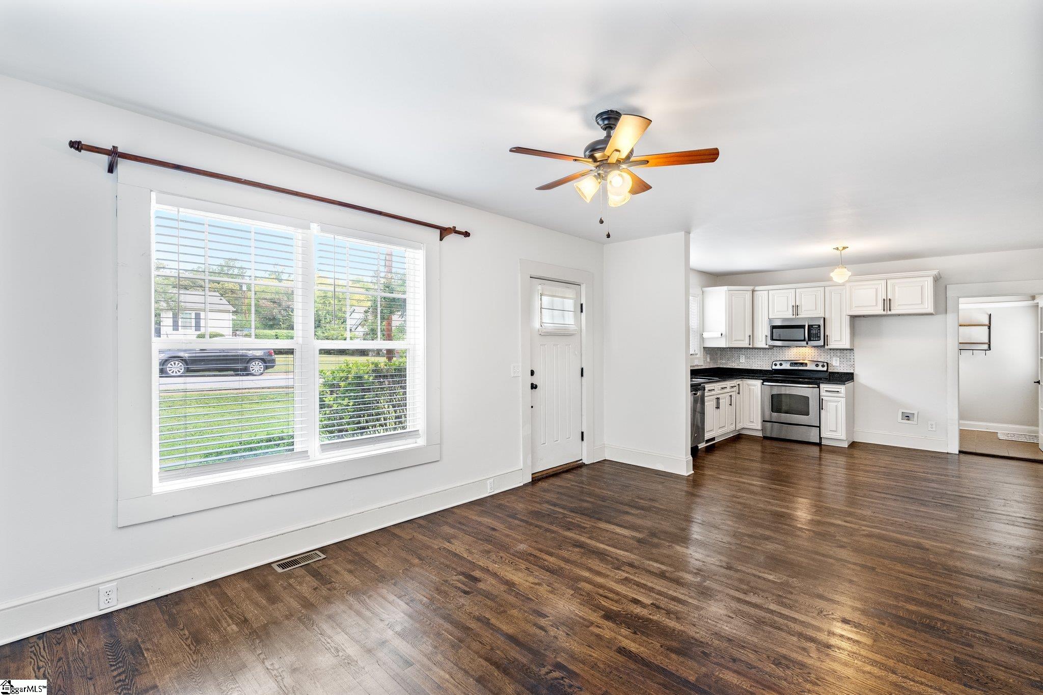 29 Blair Street Greenville, SC 29607 - Photo 6 of 31 Gallery Image 6