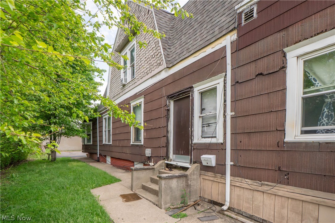 2221 6th Street Southwest Canton, OH 44706 - Photo 8 of 27