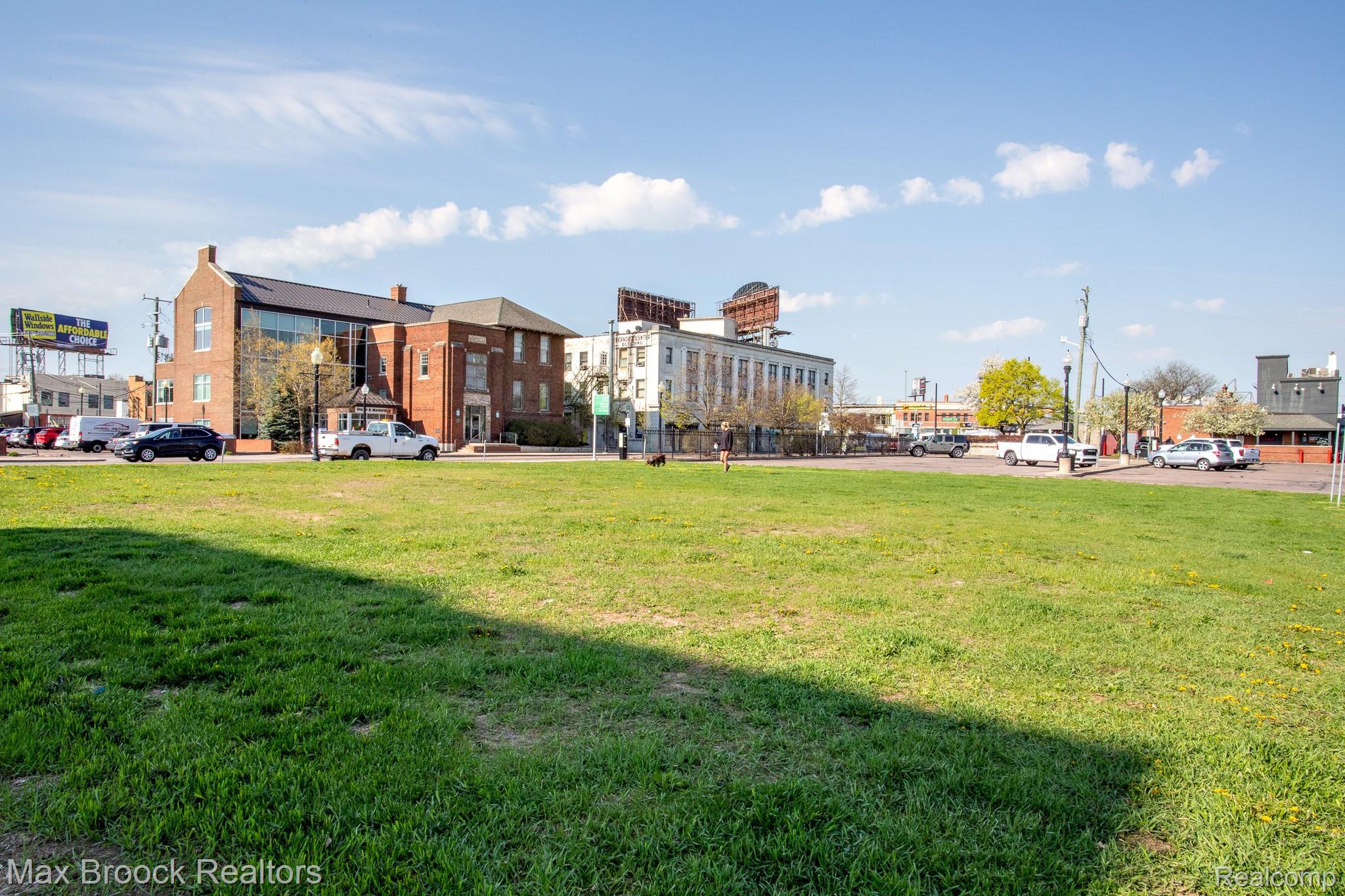 211 East 9 Mile Road, Unit 307 Ferndale, MI 48220 - Photo 59 of 60 Surrounding community