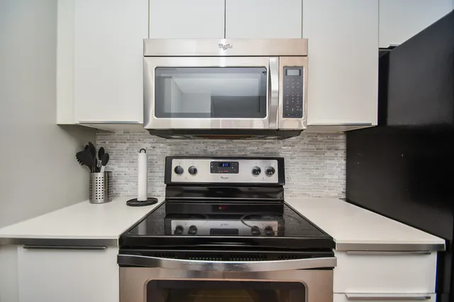 $2,200 | 3525 Sage Road, Unit 514, Houston, TX 77056