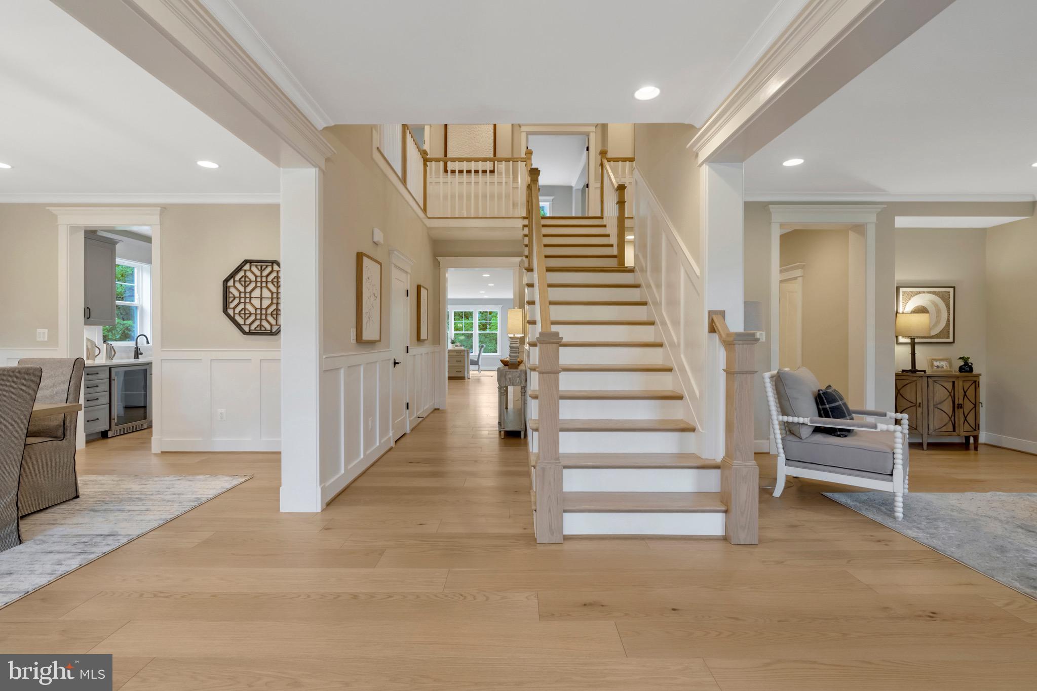 7211 Barnett Road Bethesda, MD 20817 - Photo 3 of 45 Foyer