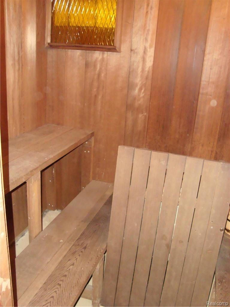 1907 Dorothea Road Berkley, MI 48072 - Photo 23 of 32 Sauna