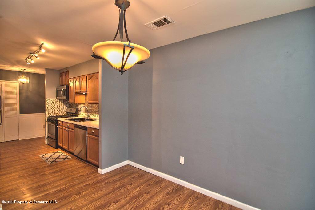 1301 Summit Pointe Scranton, PA 18508 - Photo 11 of 37