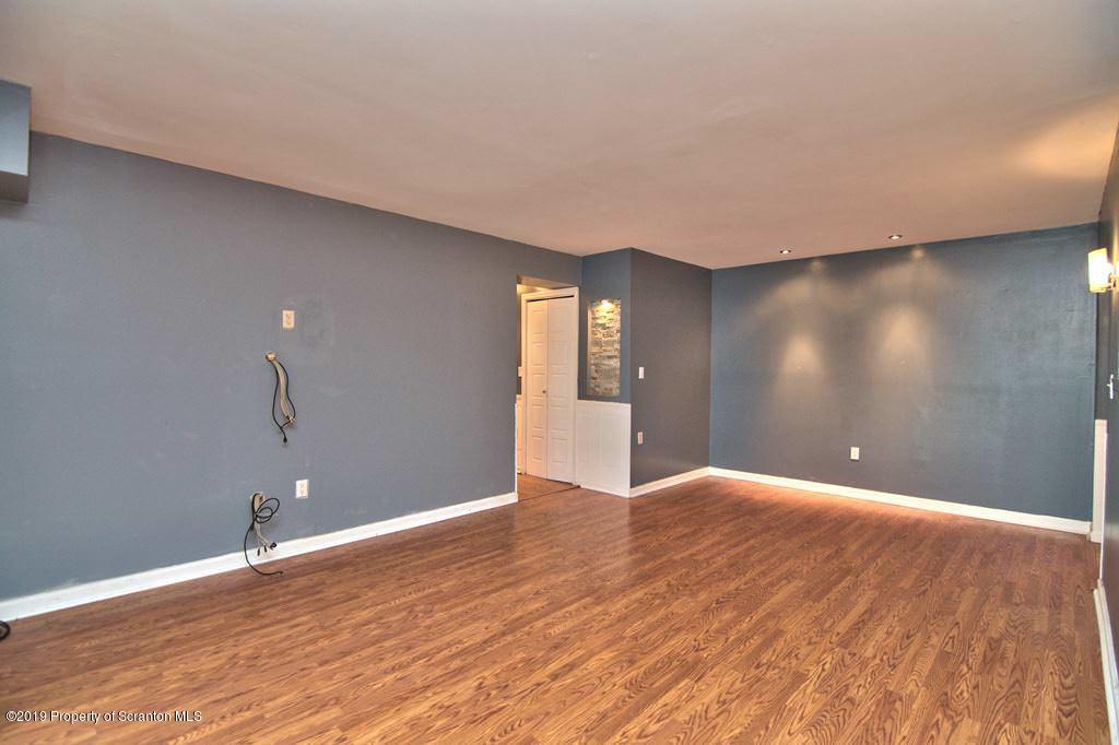 1301 Summit Pointe Scranton, PA 18508 - Photo 13 of 37
