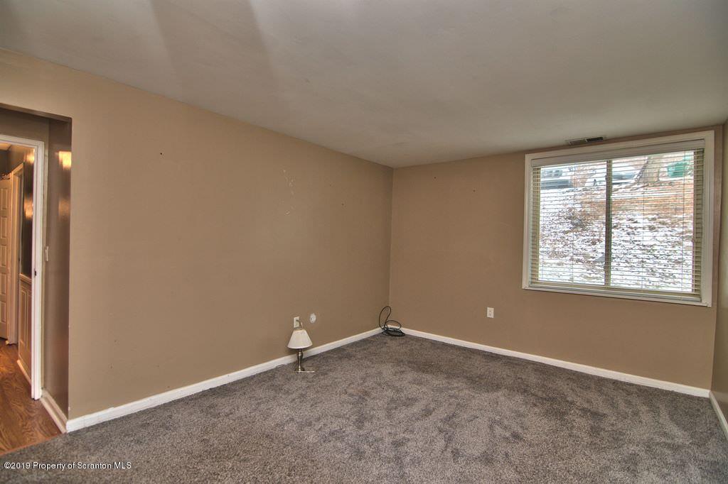 1301 Summit Pointe Scranton, PA 18508 - Photo 20 of 37