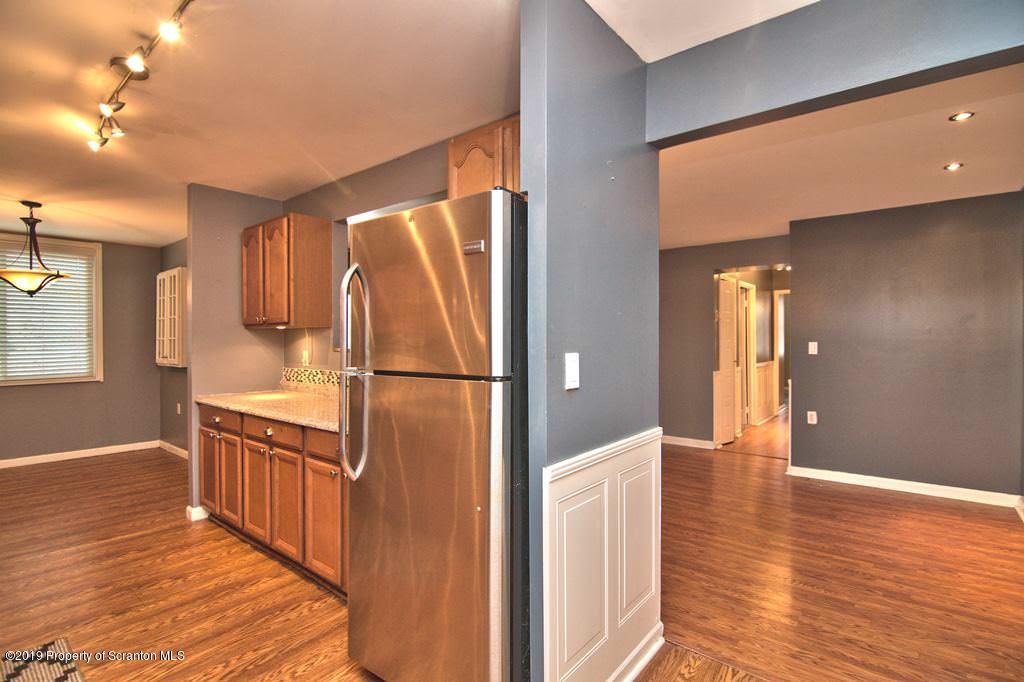 1301 Summit Pointe Scranton, PA 18508 - Photo 3 of 37