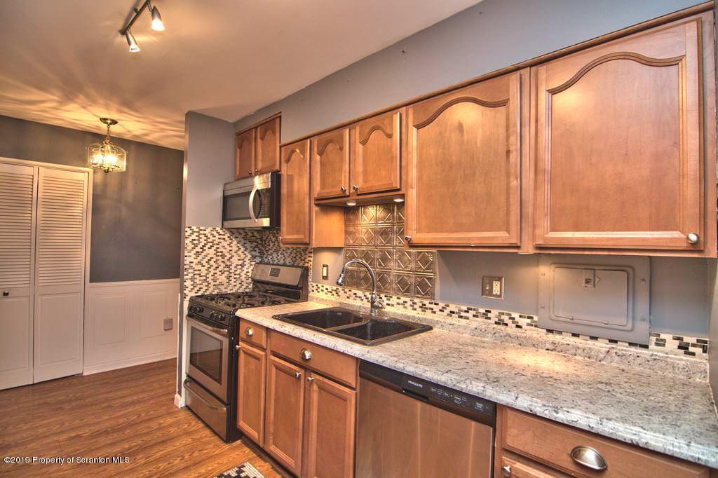 1301 Summit Pointe Scranton, PA 18508 - Photo 7 of 37