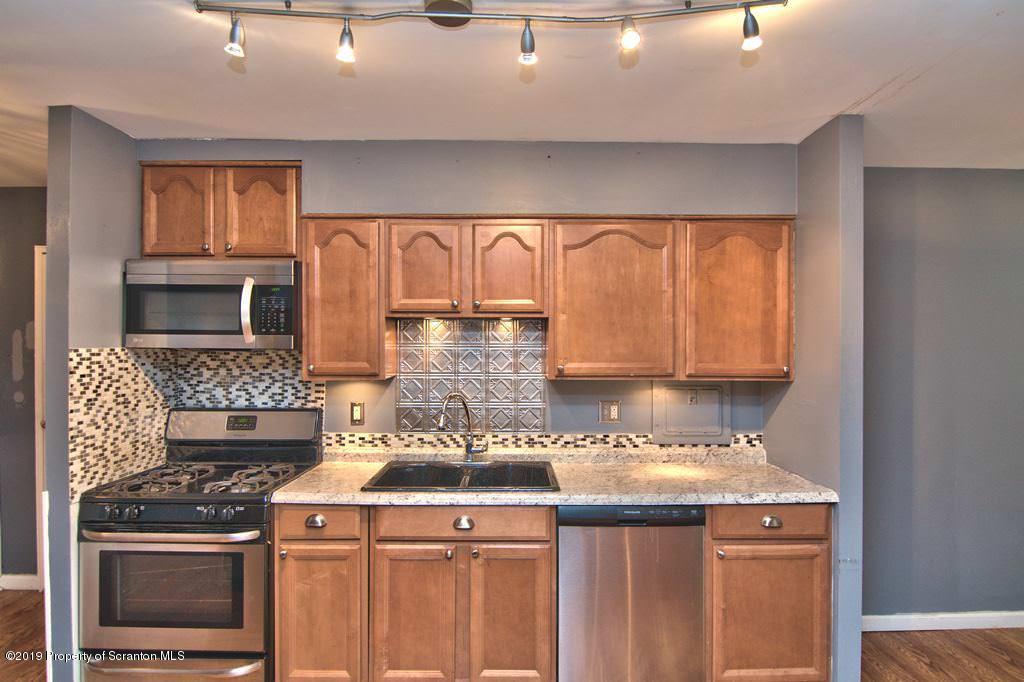 1301 Summit Pointe Scranton, PA 18508 - Photo 9 of 37