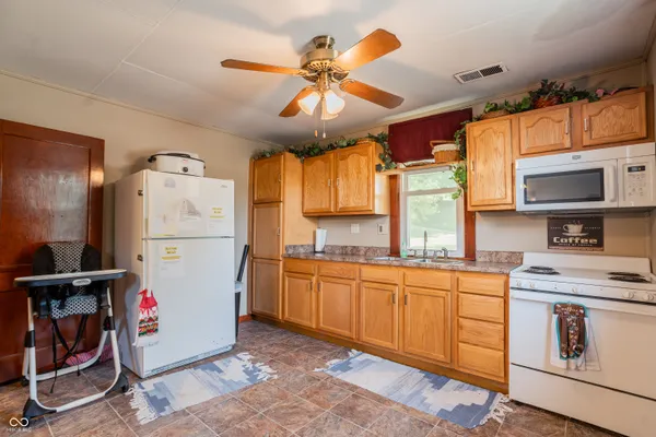 $90,000 | 949 East Luray Road, Springport, IN 47386