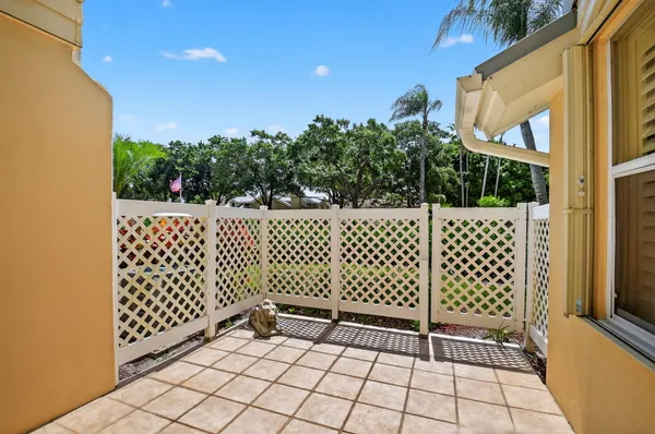 $374,900 | 203 Andover Court, Unit 2C, Boynton Beach, FL 33436