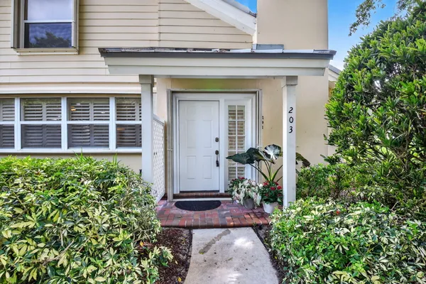 $374,900 | 203 Andover Court, Unit 2C, Boynton Beach, FL 33436