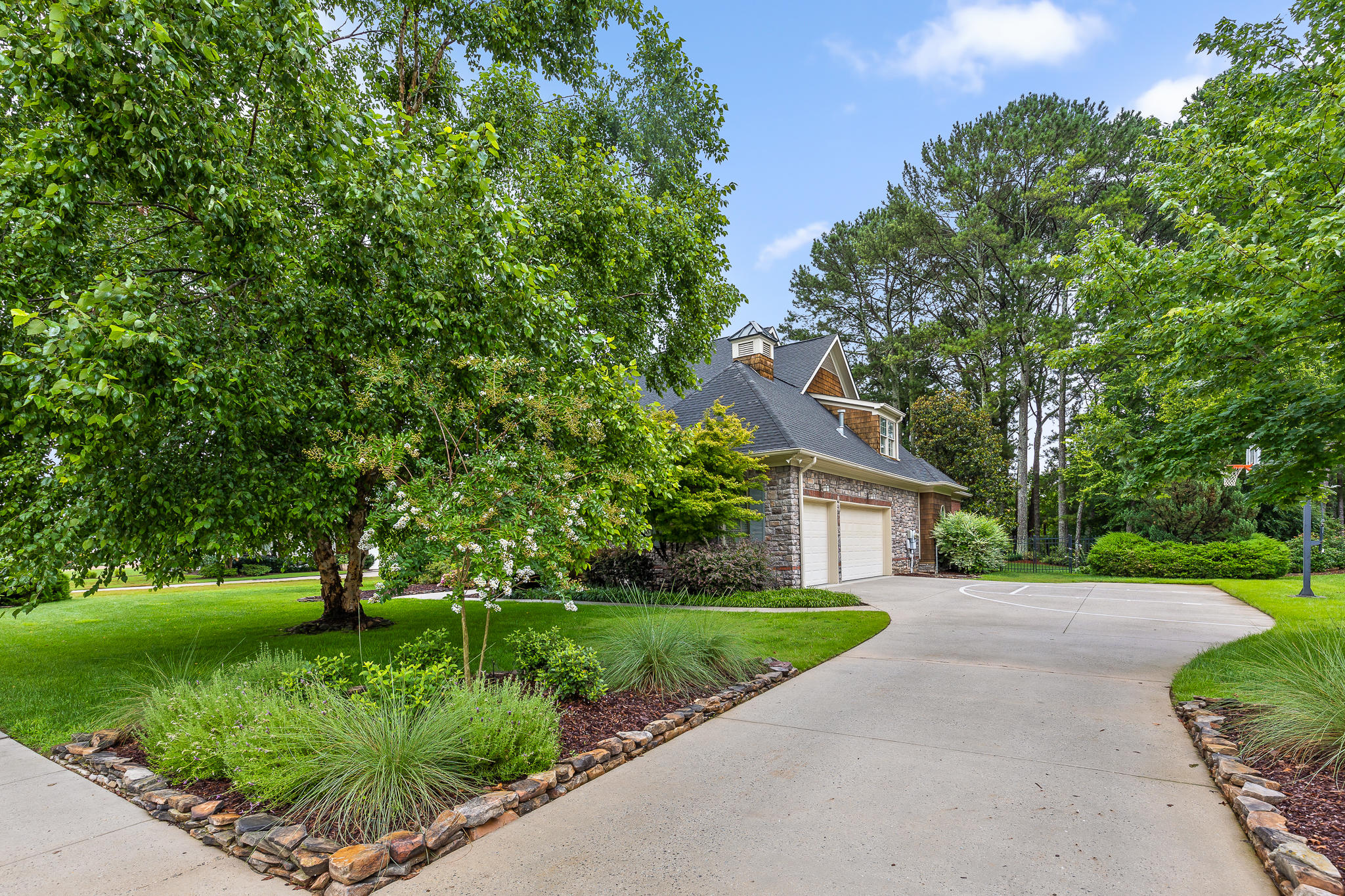 1271 Enclave Road Chattanooga, TN 37415 - Photo 48 of 52 Driveway