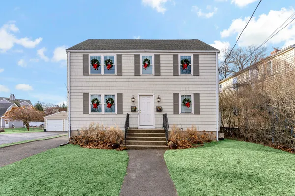 a front view of house with yard