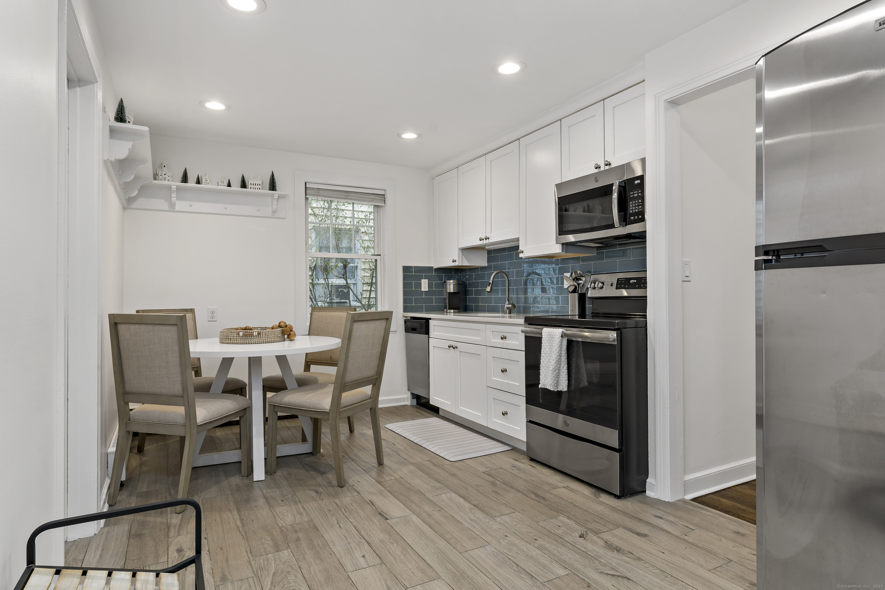 788 Reef Road Fairfield, CT 06824 - Photo 4 of 17