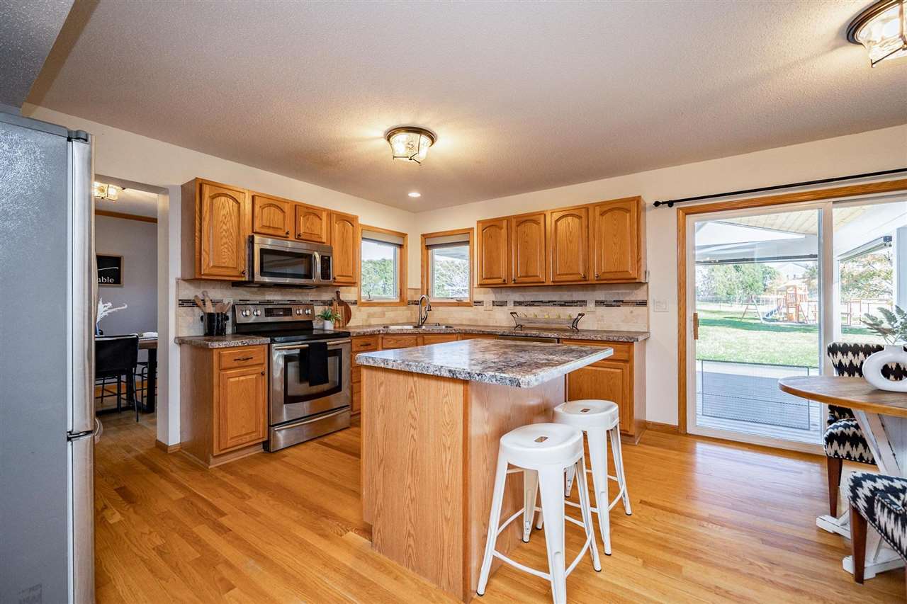 7110 Doubletree Road Northeast Cedar Rapids, IA 52402 - Photo 11 of 45 Gallery Image 11