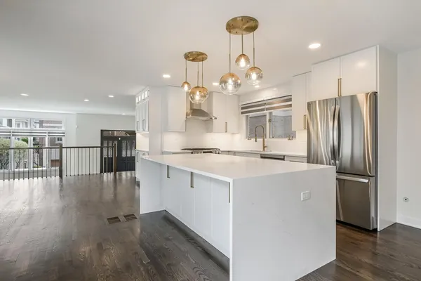 $12,000 | 1308 South Plymouth Court, Chicago, IL 60605