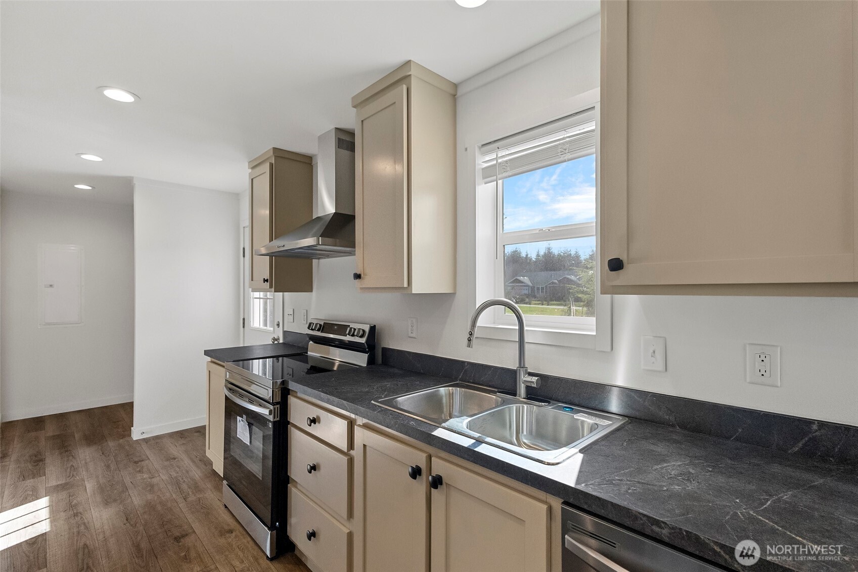 439 Sycamore Road Coupeville, WA 98239 - Photo 10 of 23 Gallery Image 10