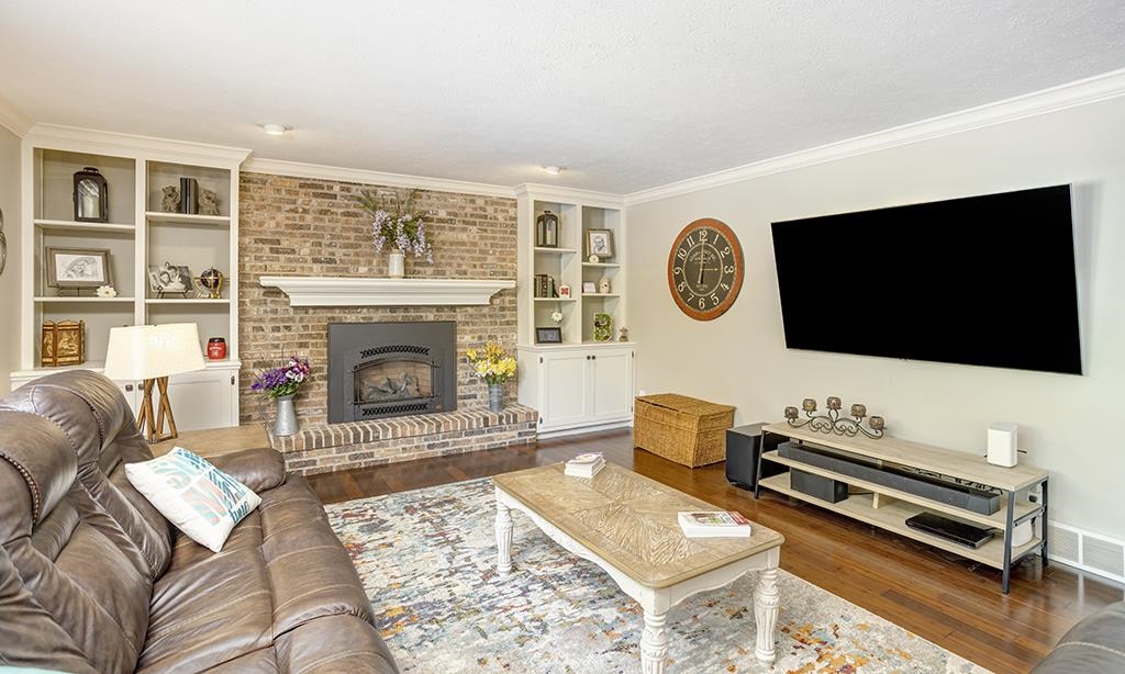 1735 Rowntree Lane Rockford, IL 61107 - Photo 4 of 36 Gallery Image 4