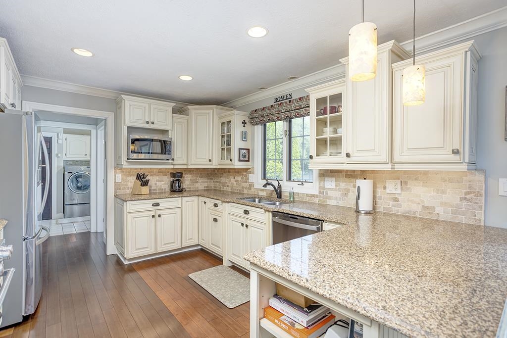 1735 Rowntree Lane Rockford, IL 61107 - Photo 9 of 36 Gallery Image 9
