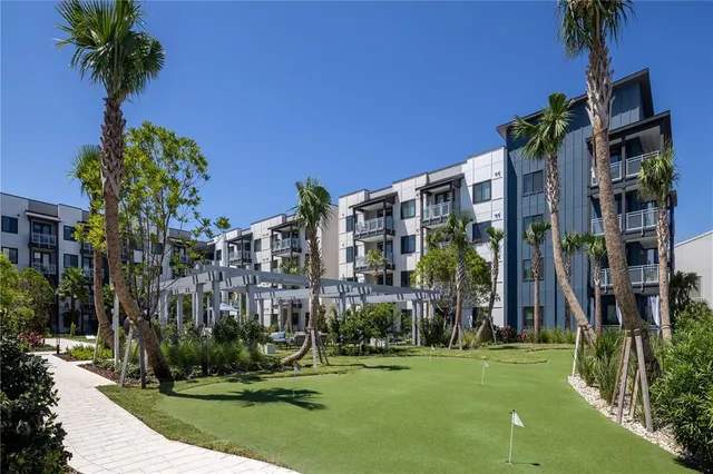 $3,999 | 5127 West Tyson Avenue, Unit TH3, Tampa, FL 33616