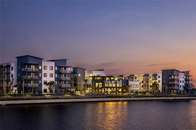 $3,999 | 5127 West Tyson Avenue, Unit TH3, Tampa, FL 33616