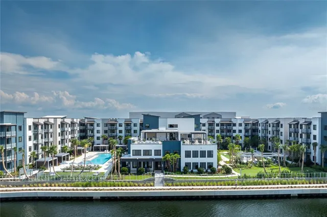 $3,999 | 5127 West Tyson Avenue, Unit TH3, Tampa, FL 33616