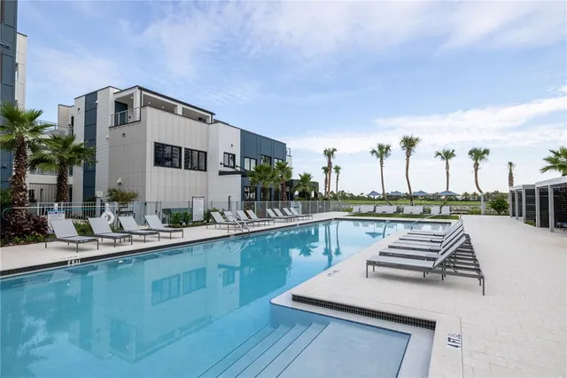 $3,999 | 5127 West Tyson Avenue, Unit TH3, Tampa, FL 33616