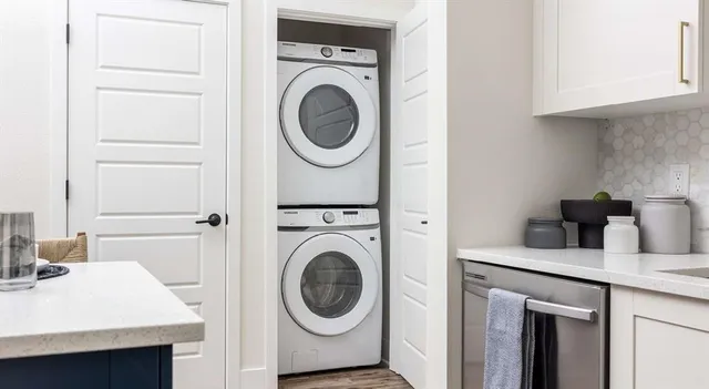 $3,999 | 5127 West Tyson Avenue, Unit TH3, Tampa, FL 33616