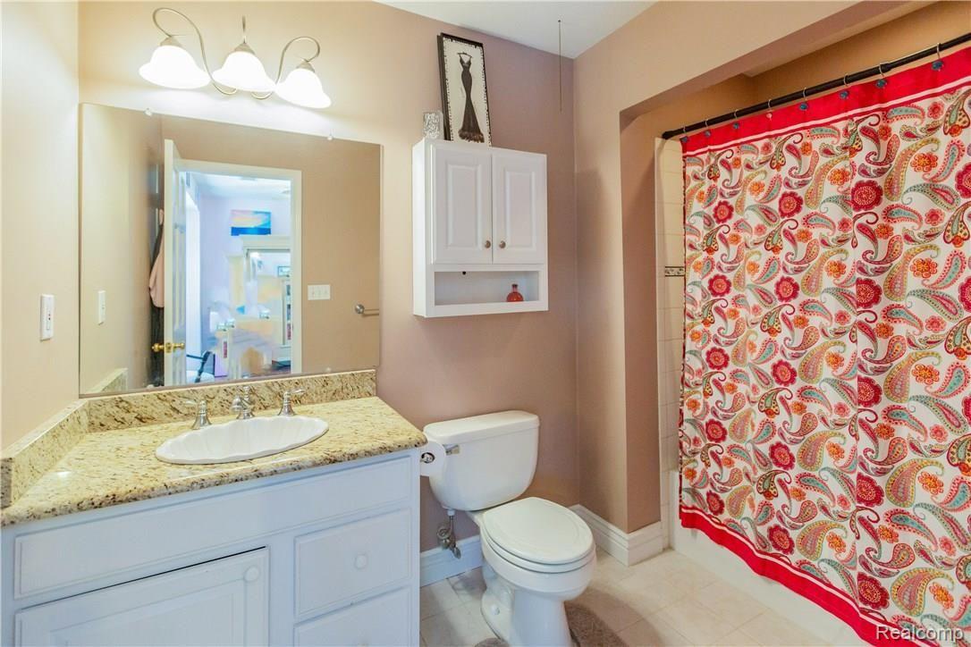 18016 Meridian Road Grosse Ile, MI 48138 - Photo 20 of 36 18.jpg